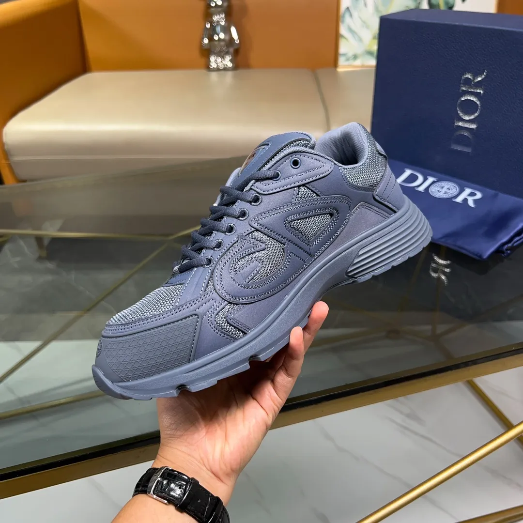 Men's Men's Shoes💰P460💰【DIOR】Dior's new B30 low-top sneakers✅ Carefully crafted from gray mesh fabric and white technical fabric, it features a CD30" graphic logo, and "DIO~B30" and "CD30" logos on the heel and tongue. The extra-light sculpted rubber sole is paired with iconic embellishments to enhance style, and internal stretch details create an ideal and comfortable wearing experience. Can be matched with a variety of casual looks to highlight a fashionable and modern sports style. Size: 38-44 (45 can be customized)